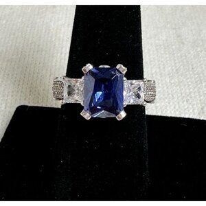 Sterling Silver Ring w/ Large Rich Blue CZ & Two Princess White CZs - Size 8.5